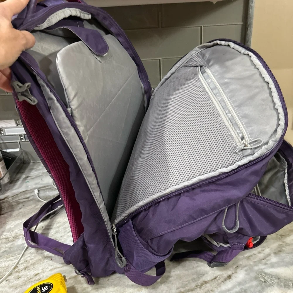 Osprey Nova 24/Seven Series Women’s Backpack Purple Laptop Pad Hiking Travel Bag - Picture 7 of 8